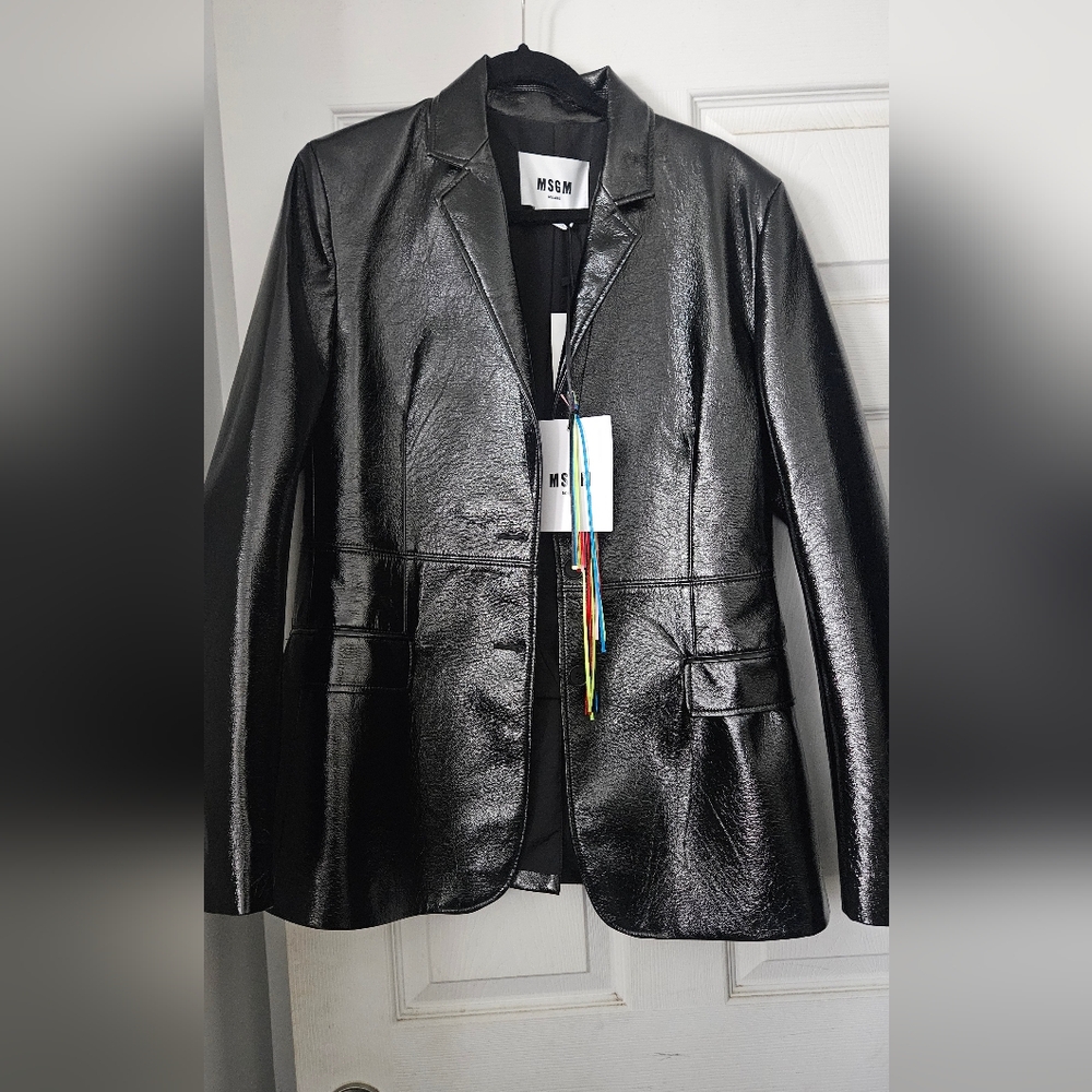 Classic Black Leather Jacket with Timeless Appeal - Picture 2 of 2